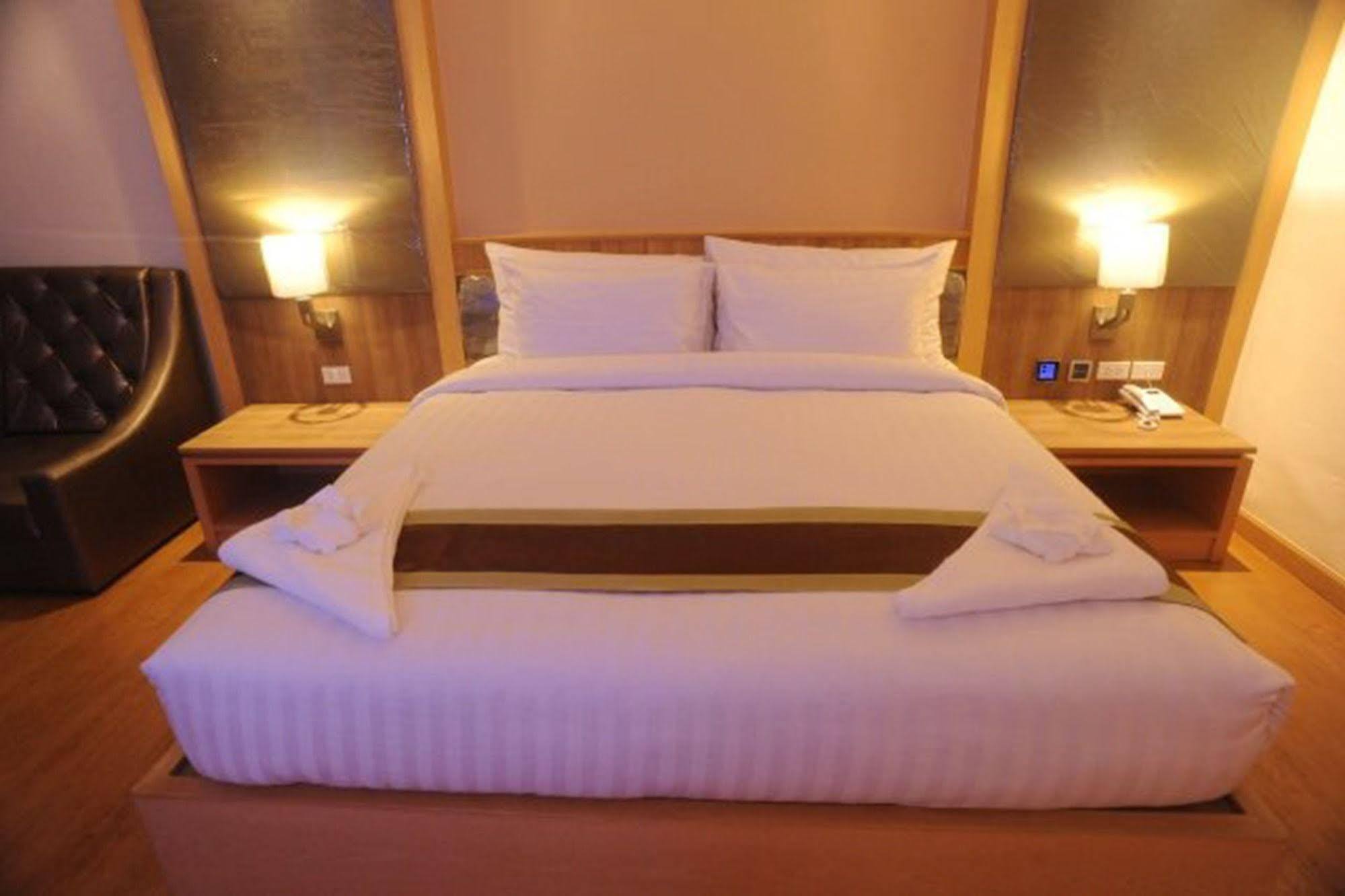 Kitlada Hotel Udonthani Eksteriør billede