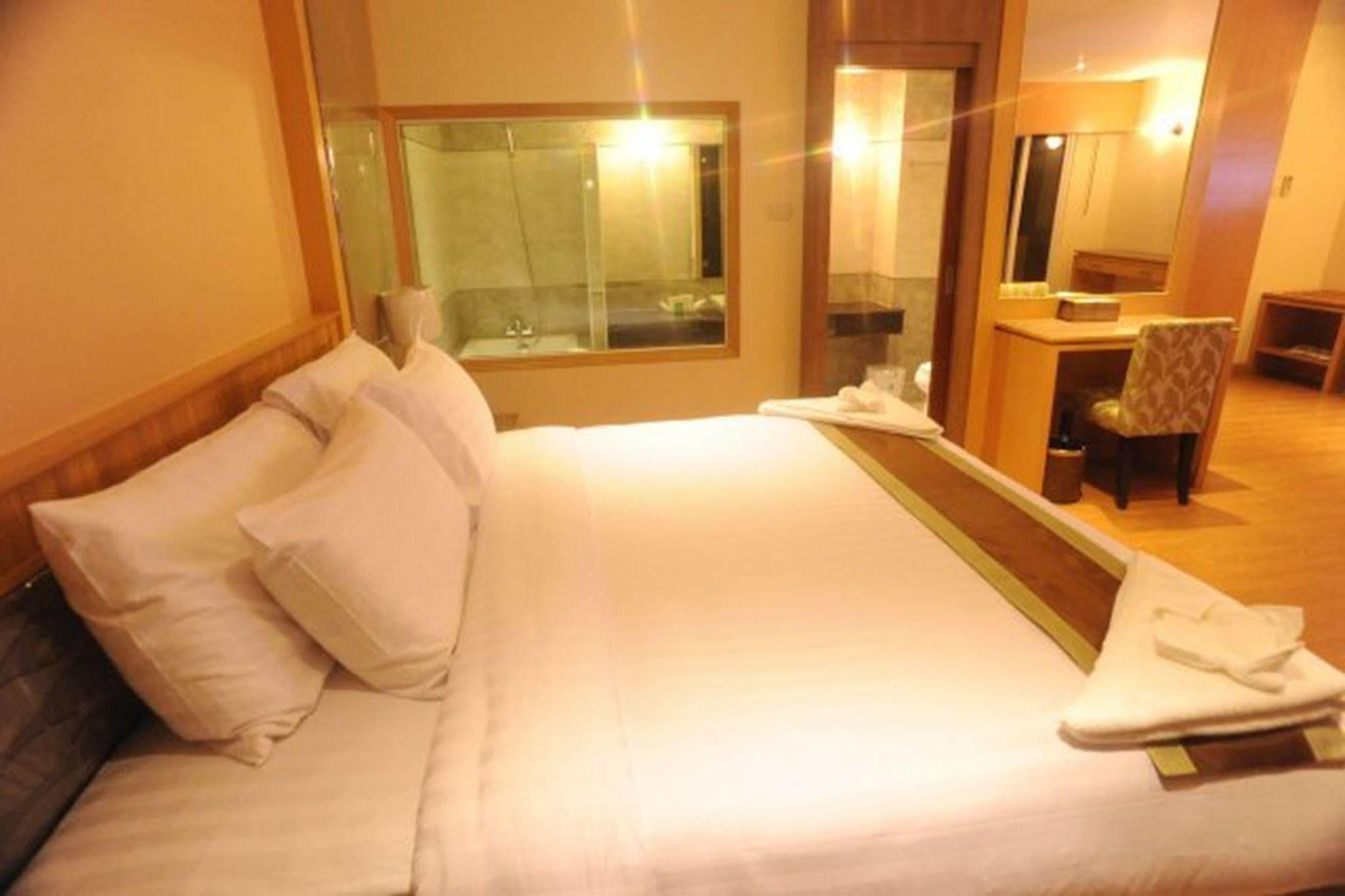 Kitlada Hotel Udonthani Eksteriør billede