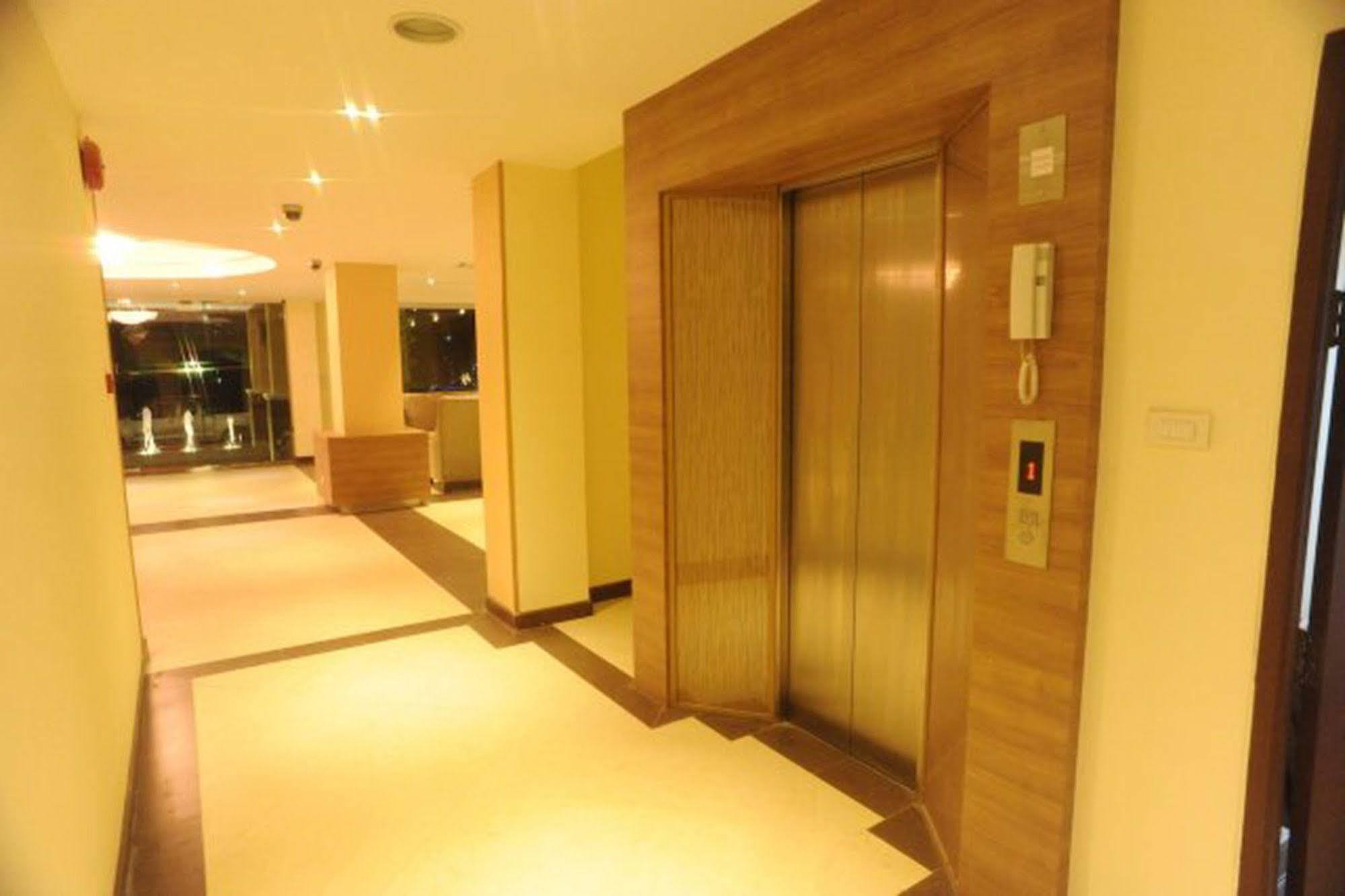 Kitlada Hotel Udonthani Eksteriør billede